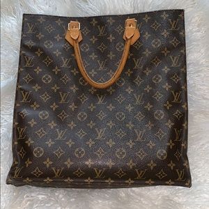 Louis Vuitton Sac Plat